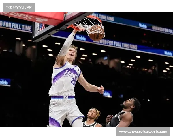 爵士150-95狂胜黄蜂，马尔卡宁30分10篮板